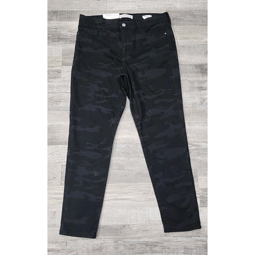 NWT Social Standard by Sanctuary Black Camo Ankle Skinny Jeans Size 12 MSRP $79